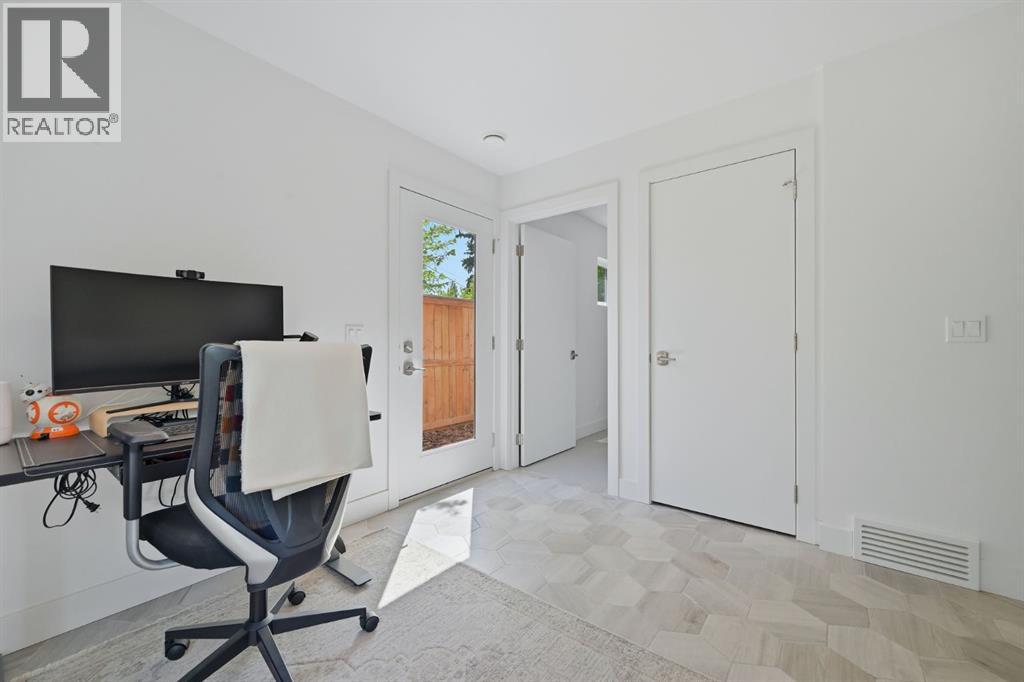 3620 17 Street SW - 29