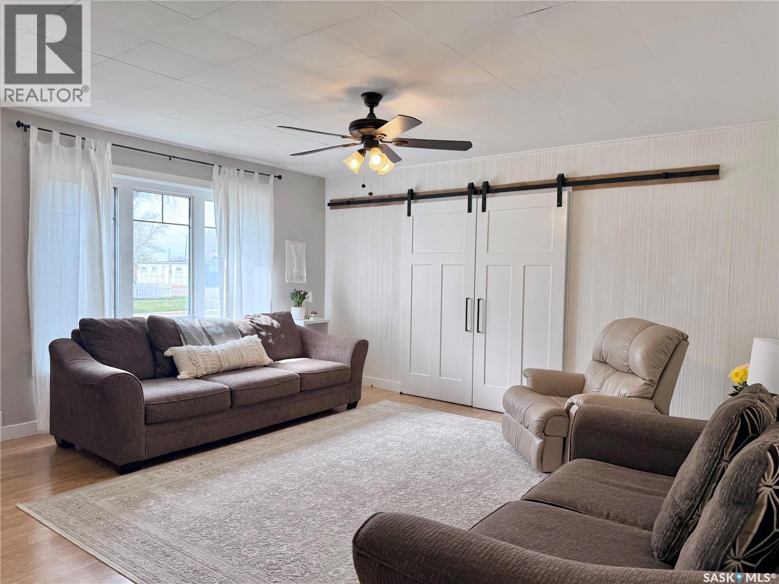 211 Pangman STREET - 12
