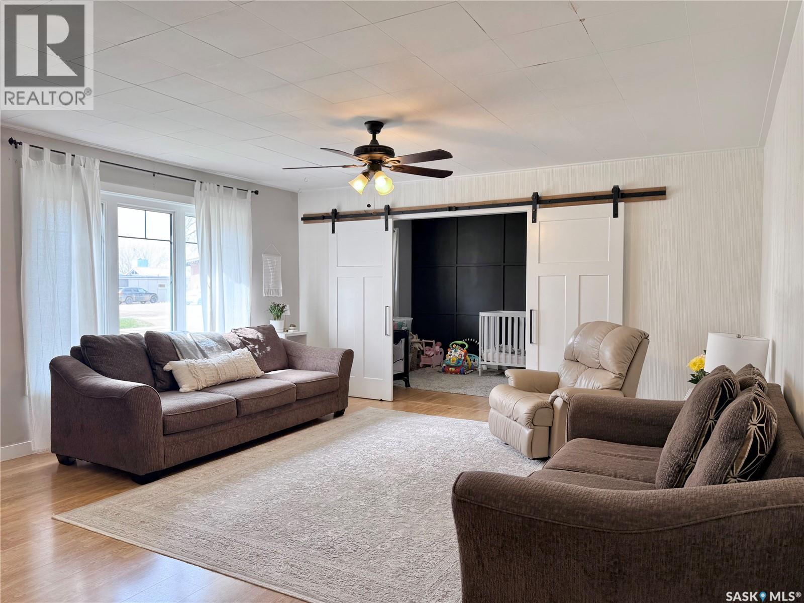 211 Pangman STREET - 14
