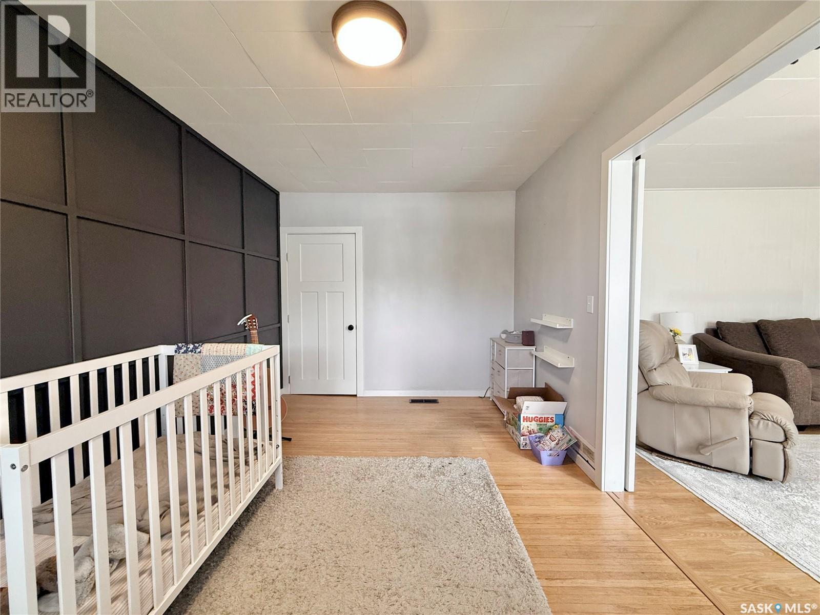 211 Pangman STREET - 16