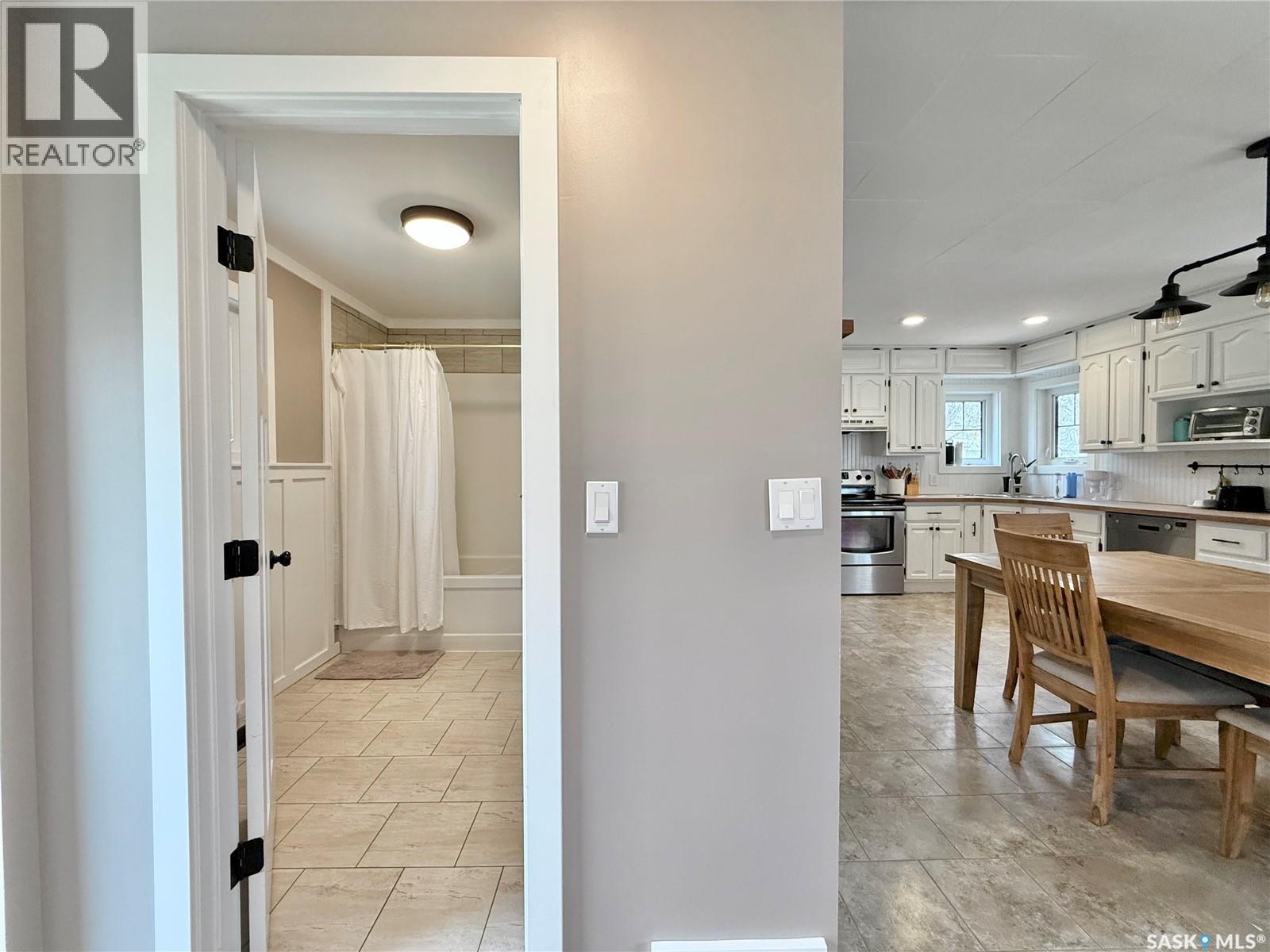 211 Pangman STREET - 18
