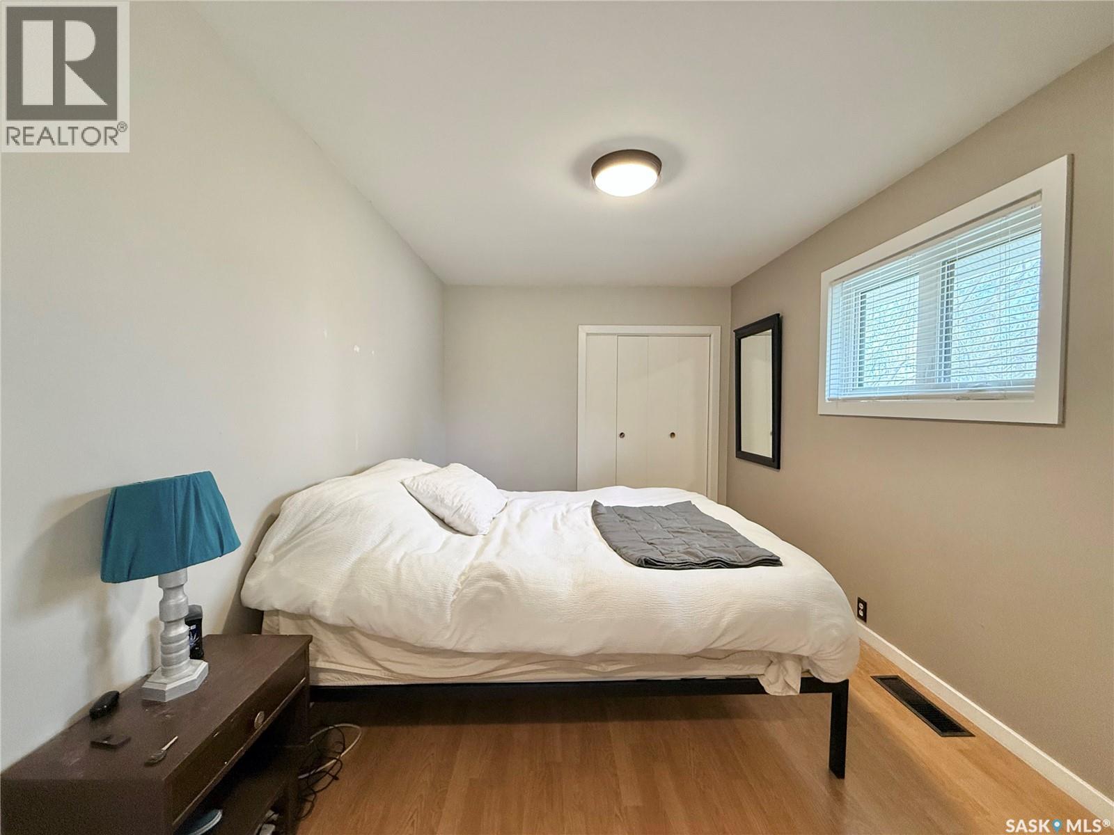 211 Pangman STREET - 24