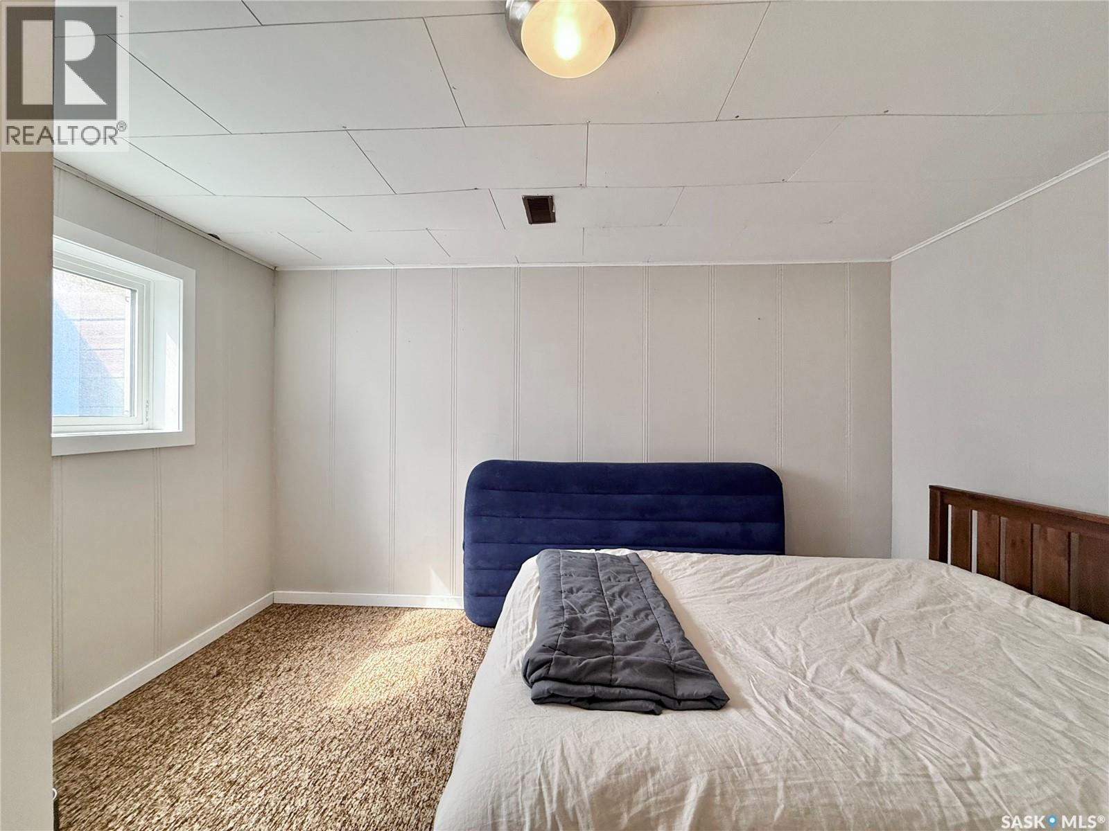 211 Pangman STREET - 26