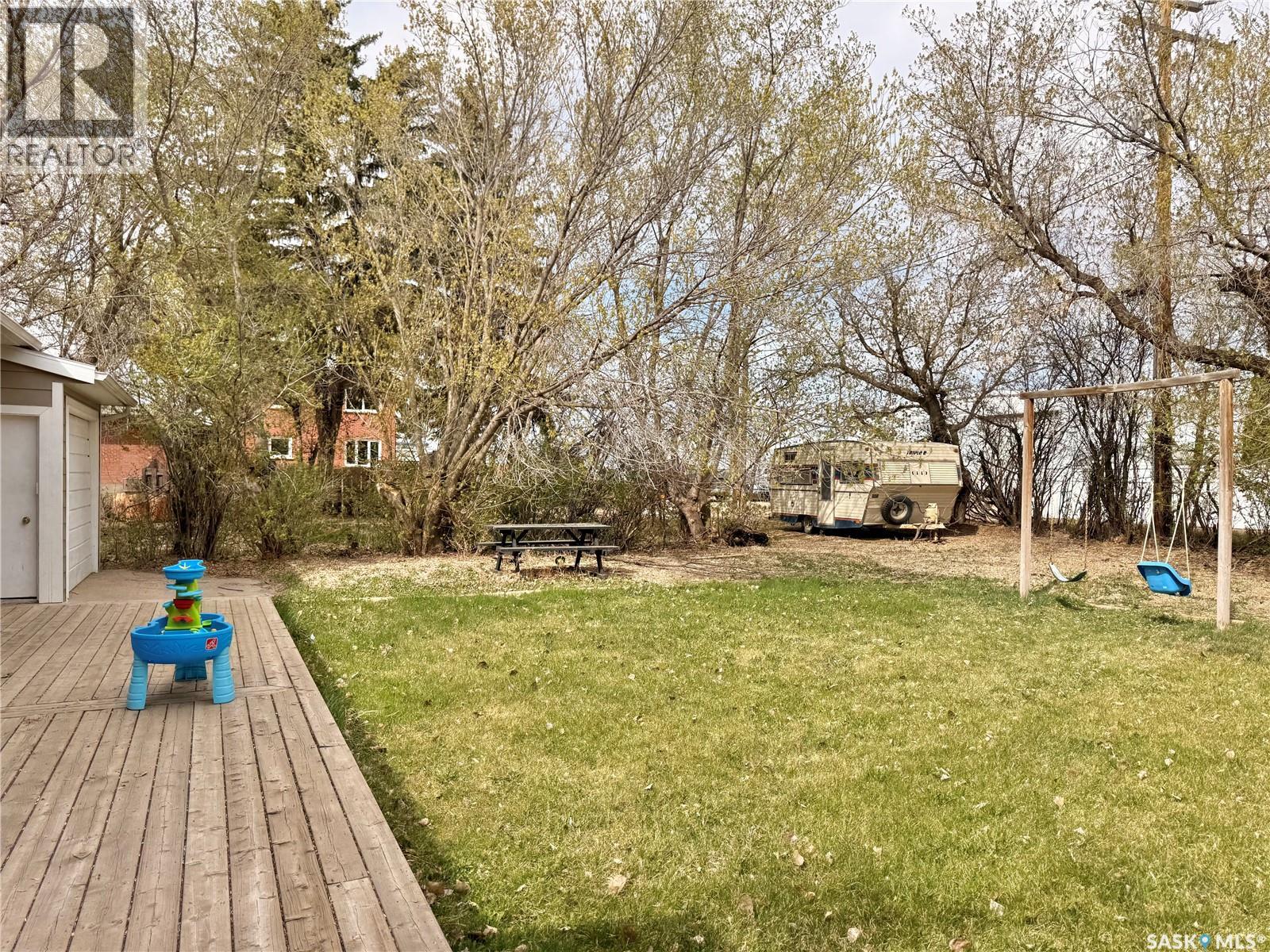 211 Pangman STREET - 34