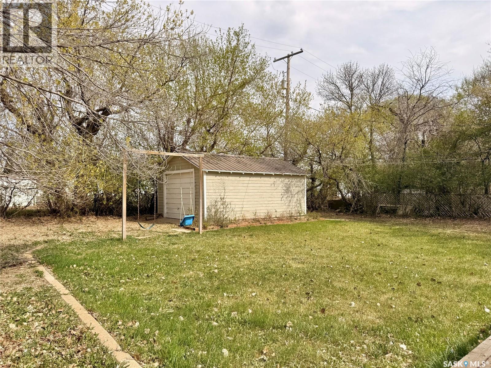 211 Pangman STREET - 35