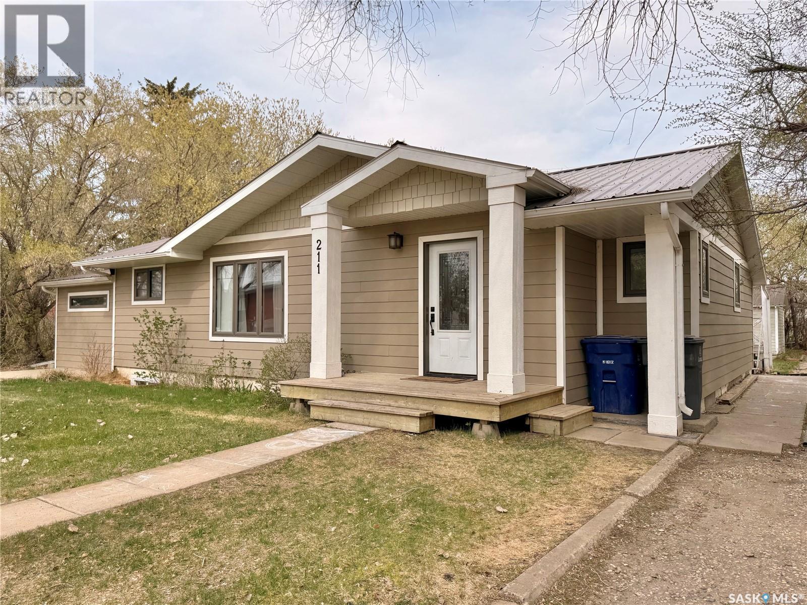 211 Pangman STREET — photo 37