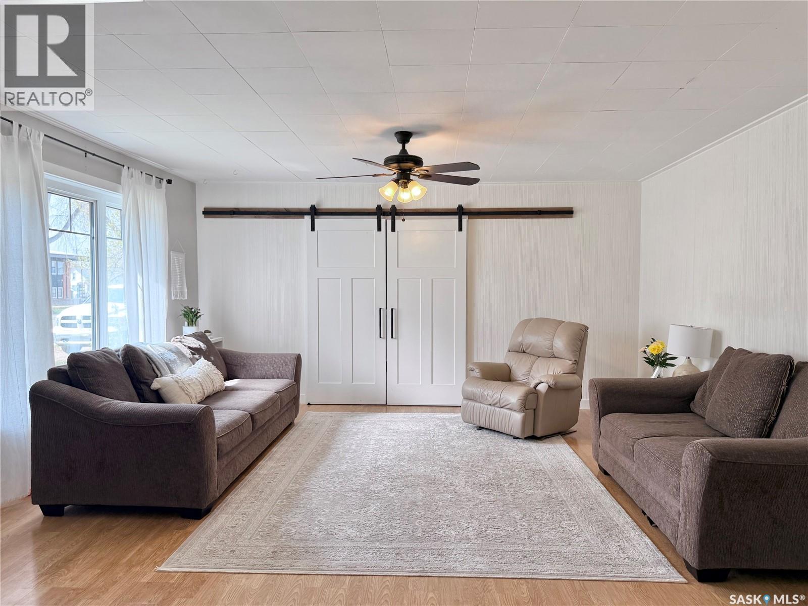 211 Pangman STREET - 7