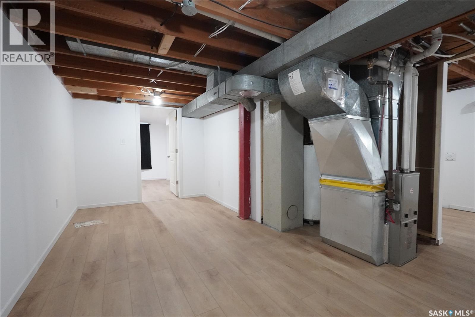 100 Broadway AVENUE - 16
