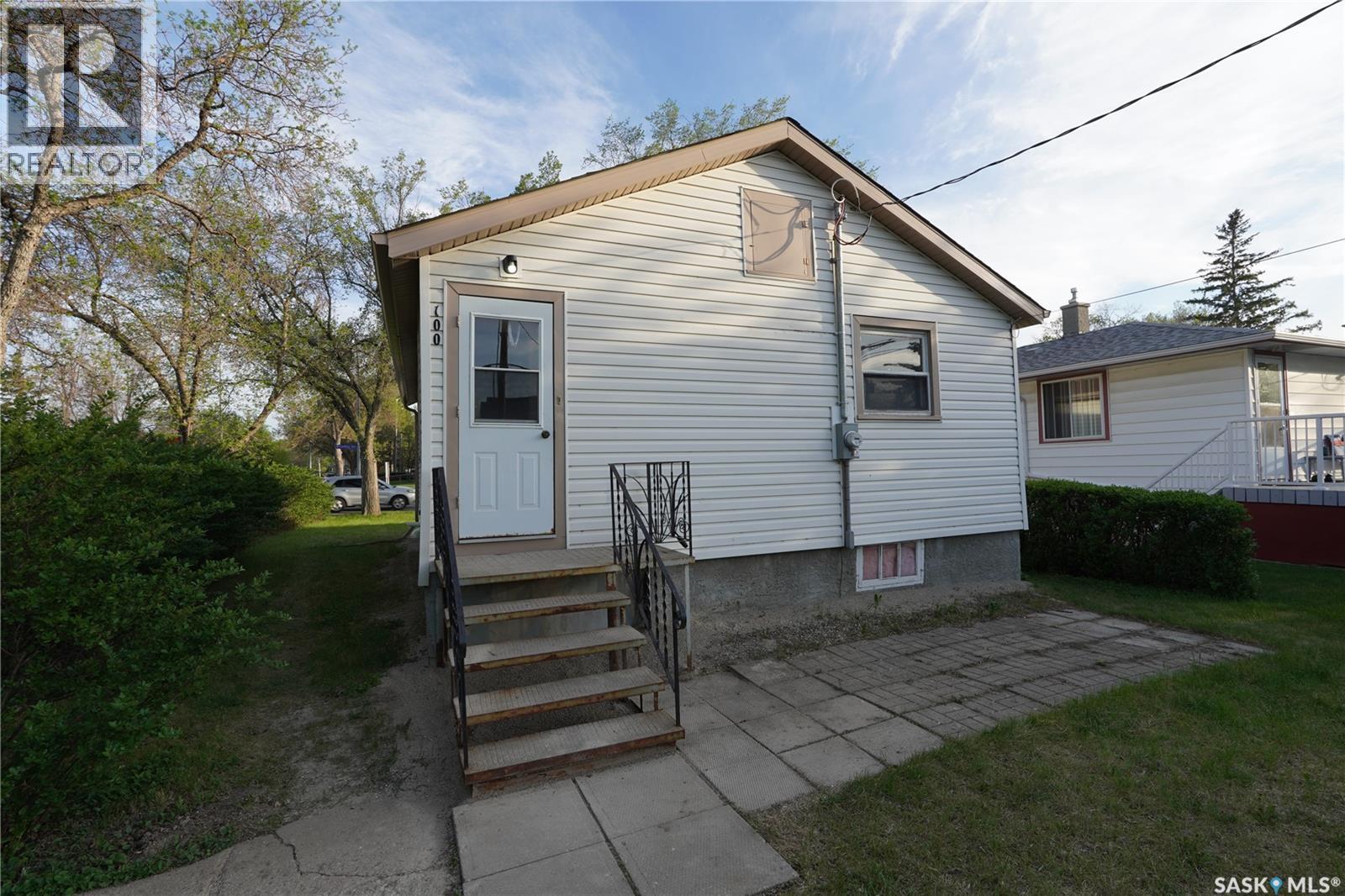 100 Broadway AVENUE - 17
