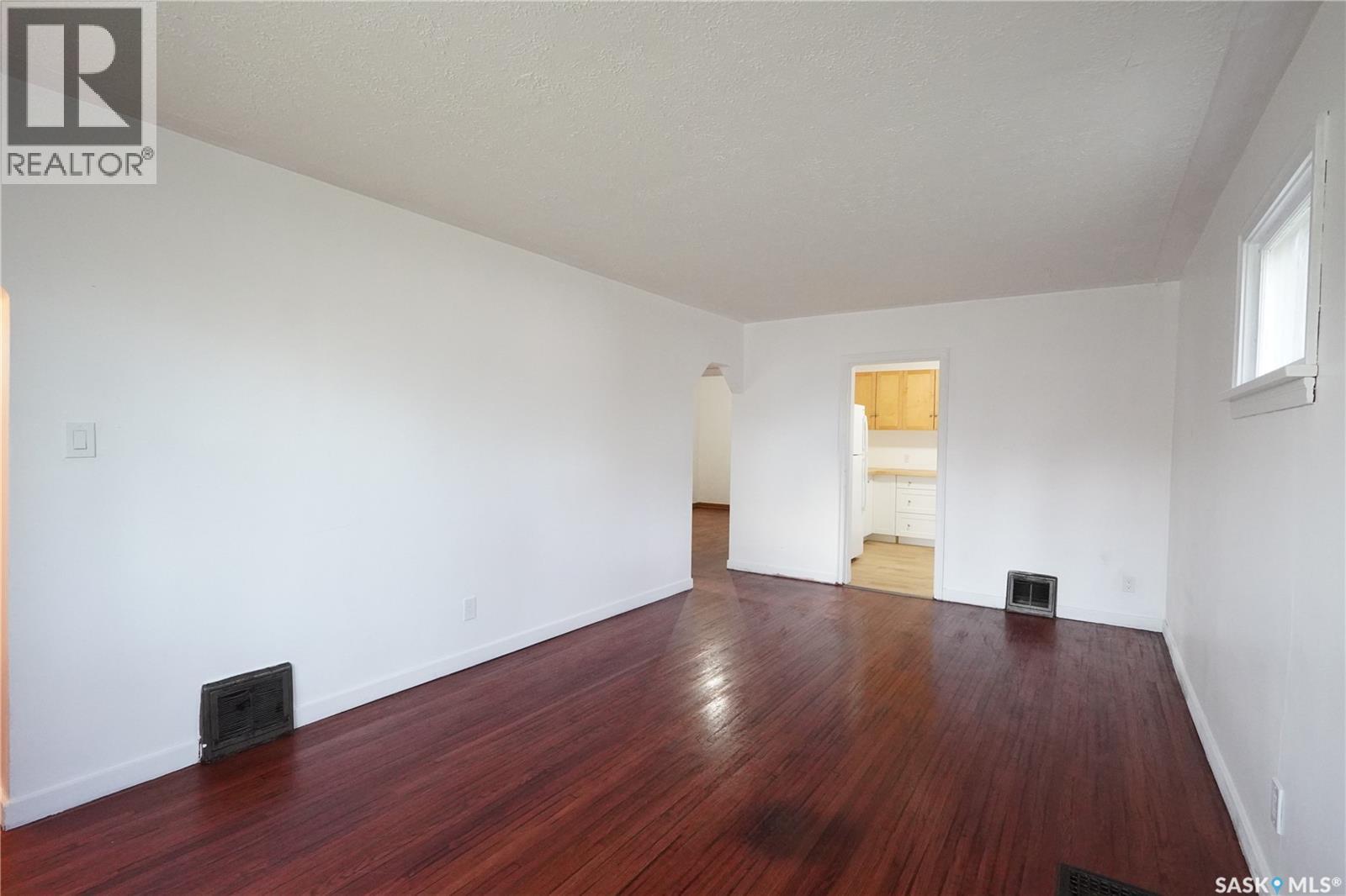 100 Broadway AVENUE - 7