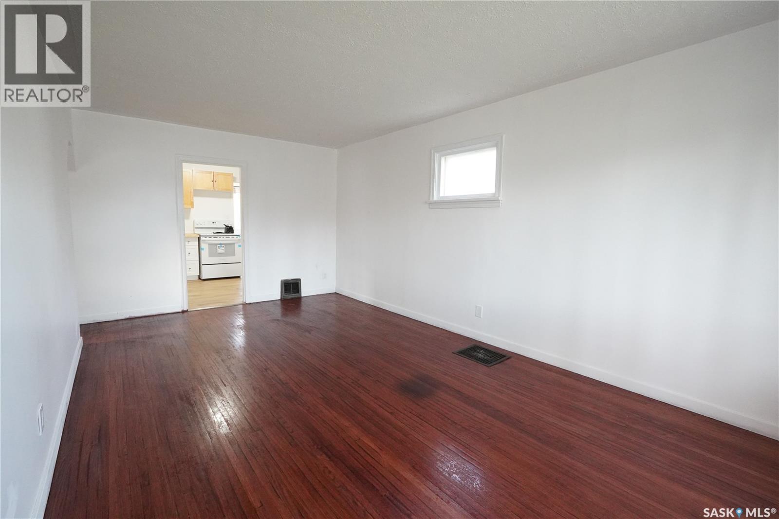 100 Broadway AVENUE - 8