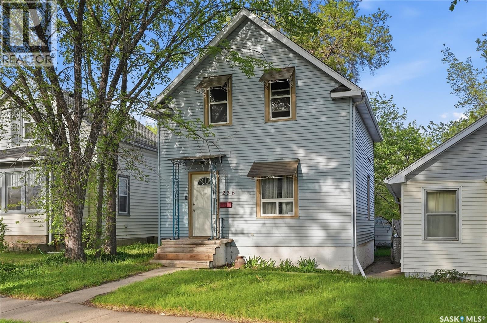 236 I AVENUE N - 1