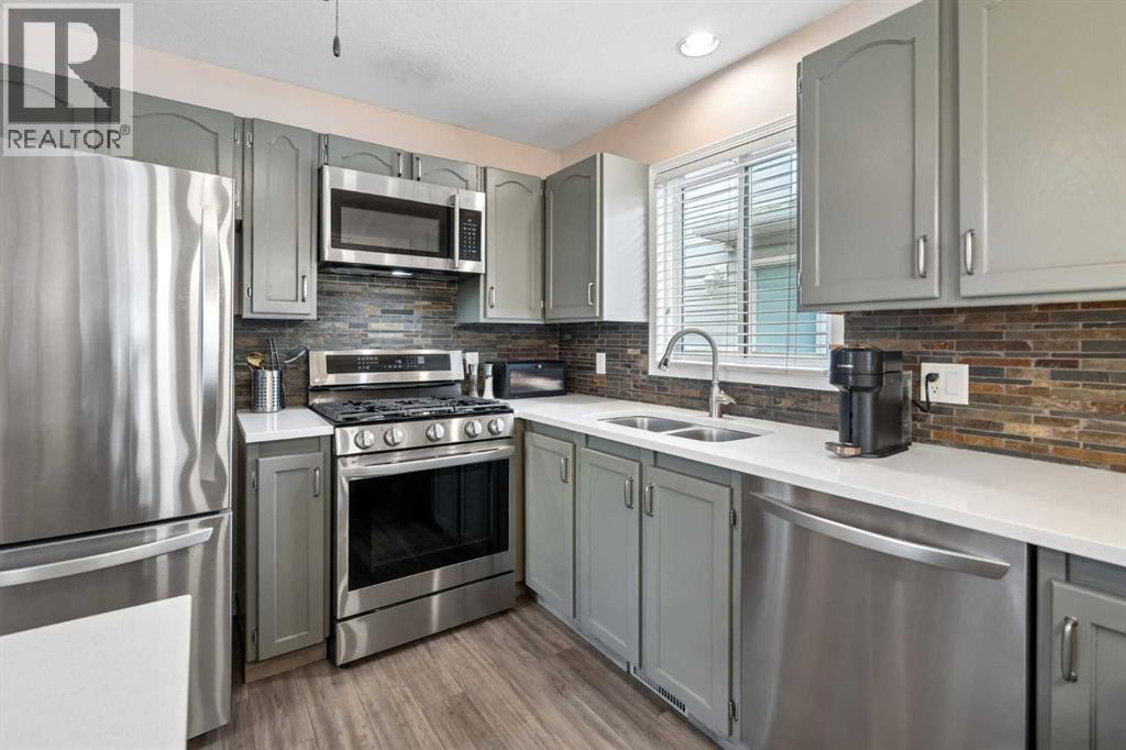 1840 33 Avenue SW - 12