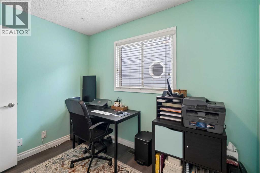 1840 33 Avenue SW - 17