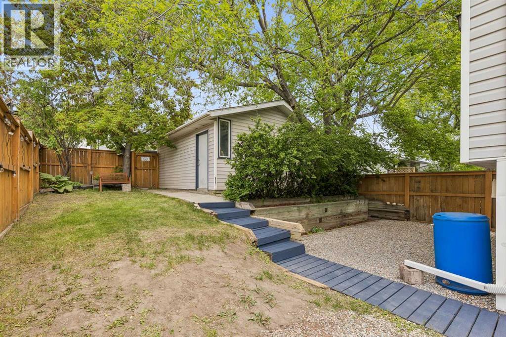 1840 33 Avenue SW - 30