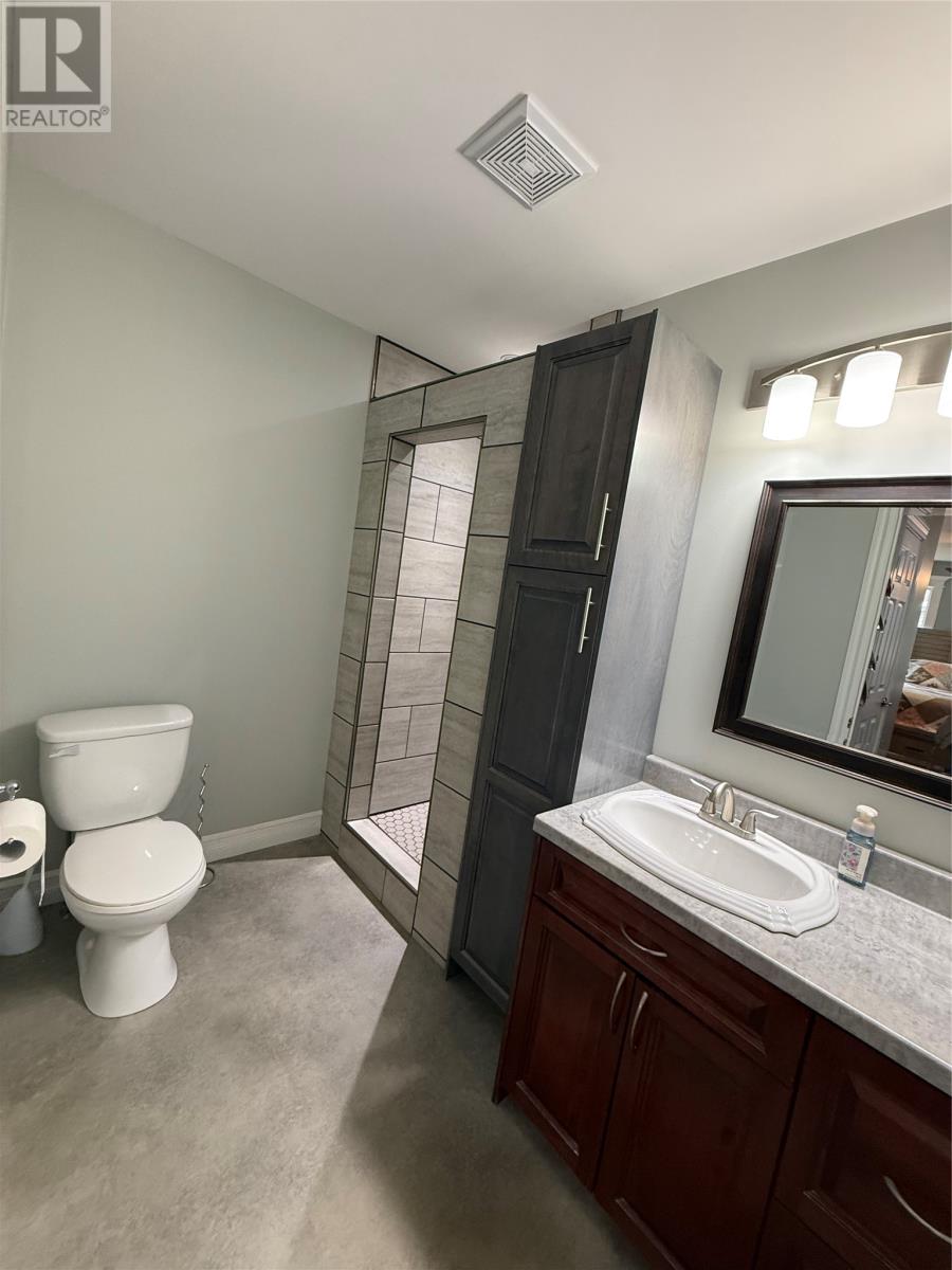 20 McDonald Crescent - 21