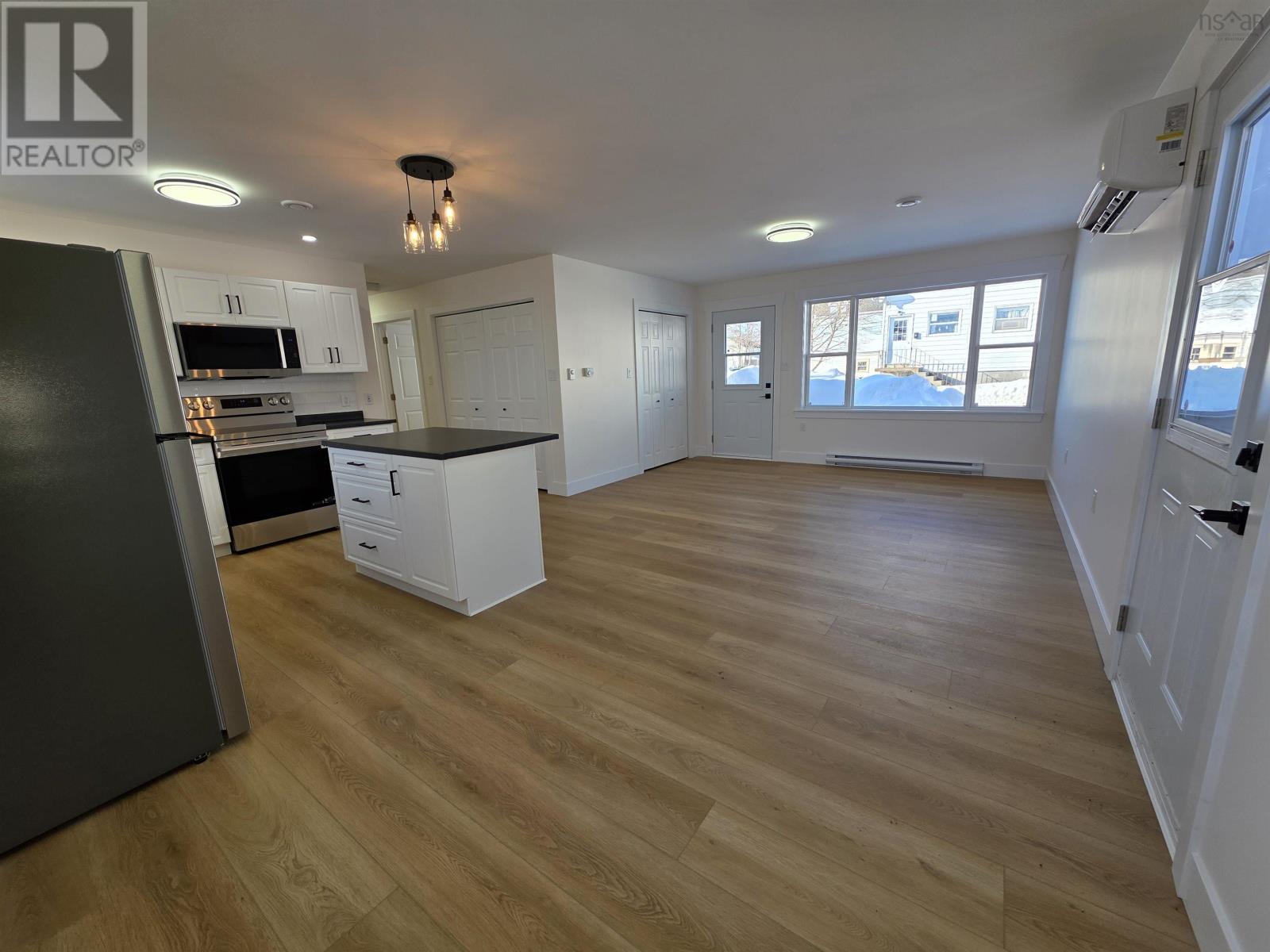 6 South Street - 6