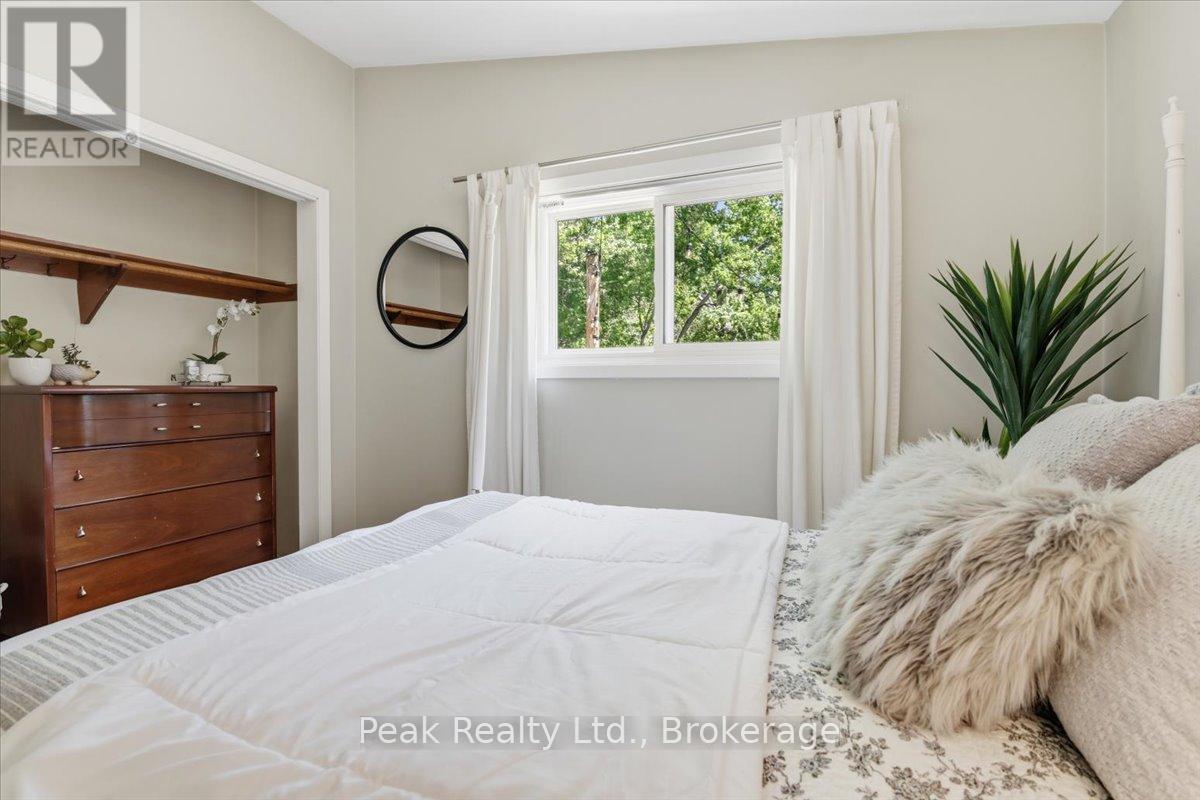 1344 ROYAL DRIVE - 23