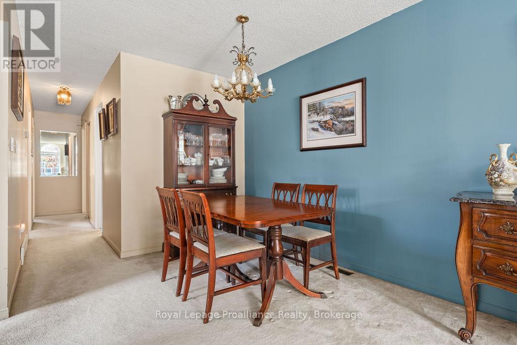 611 BARNSLEY CRESCENT - 12