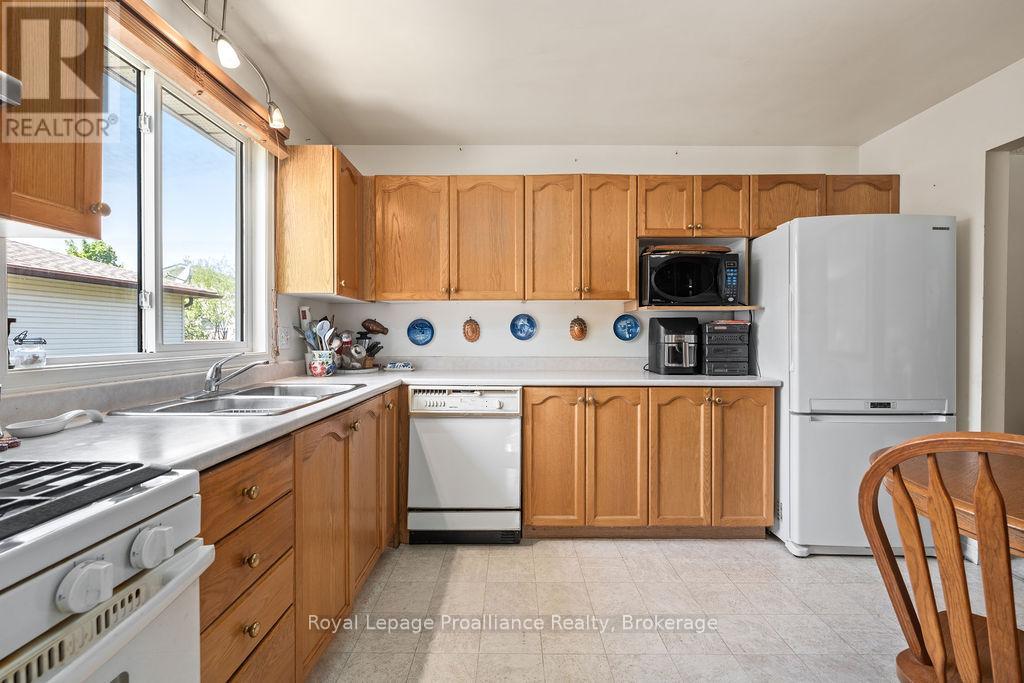 611 BARNSLEY CRESCENT - 15