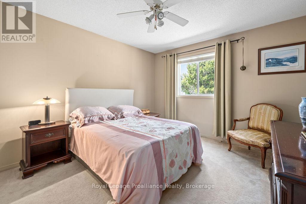 611 BARNSLEY CRESCENT - 16