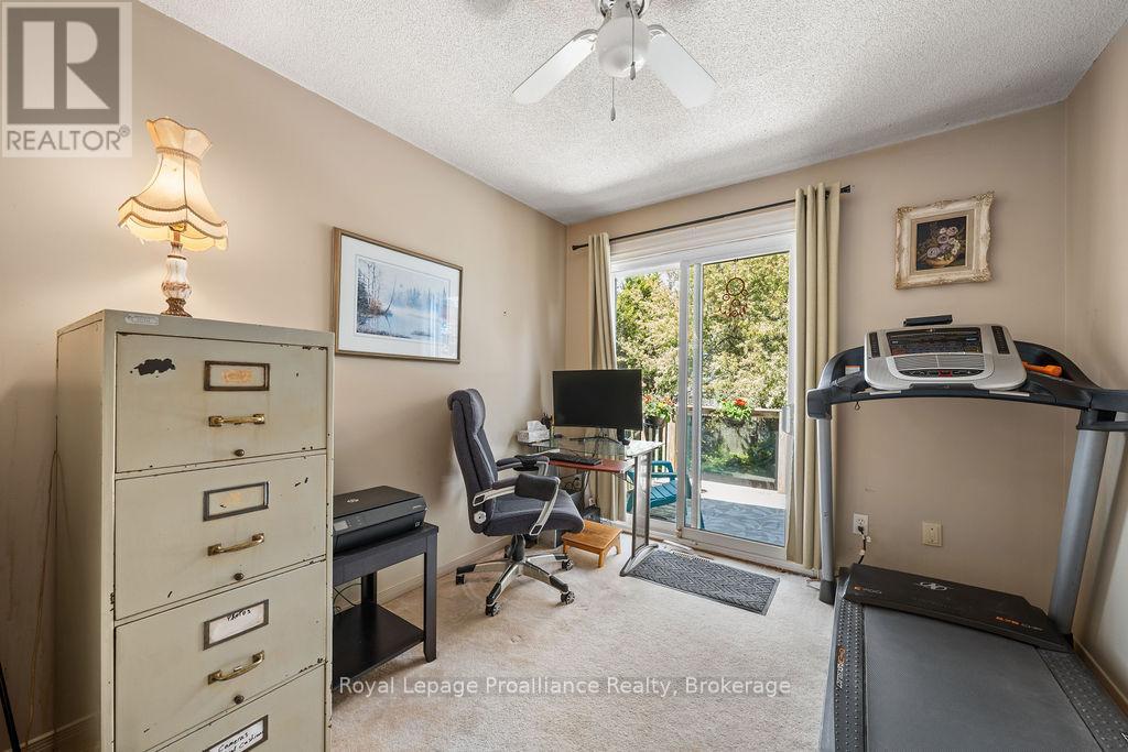 611 BARNSLEY CRESCENT - 21