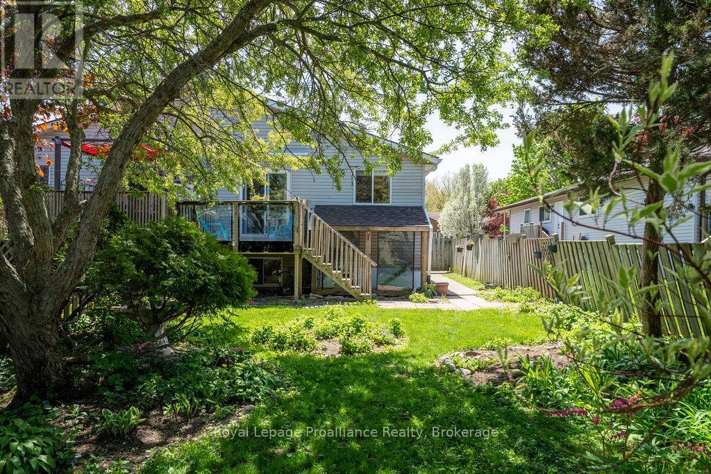 611 BARNSLEY CRESCENT - 23