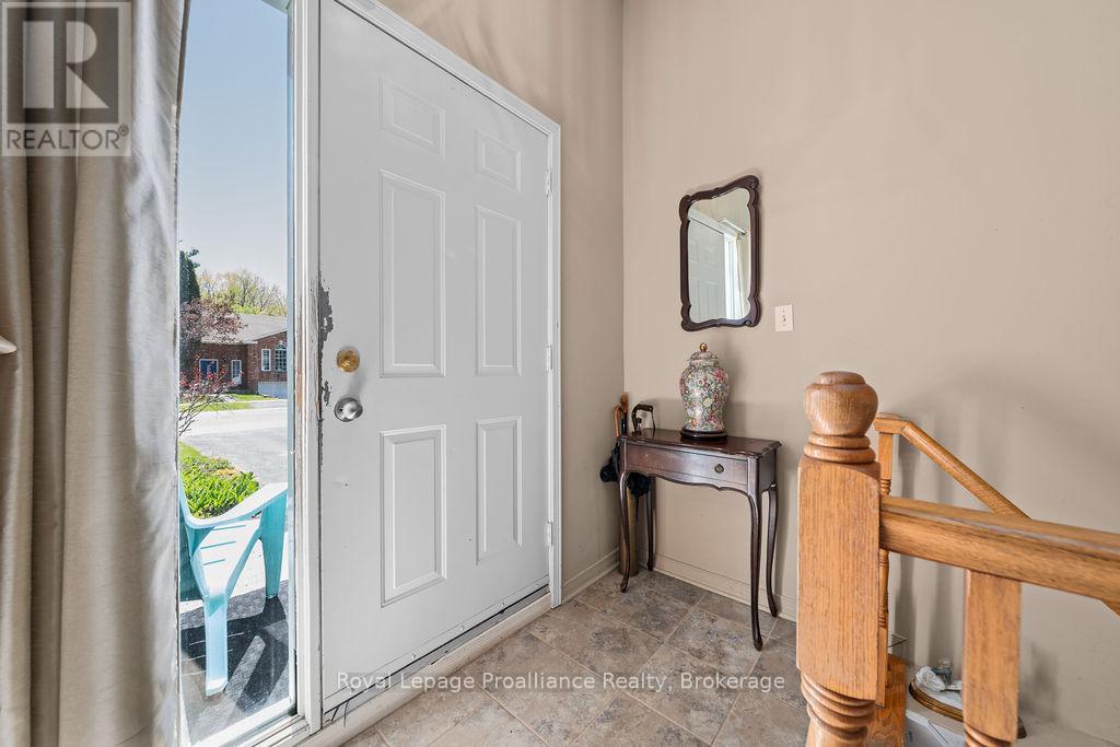 611 BARNSLEY CRESCENT - 26