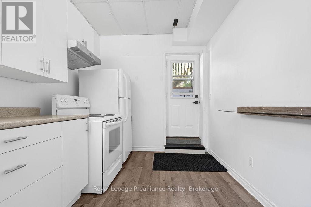 611 BARNSLEY CRESCENT - 39