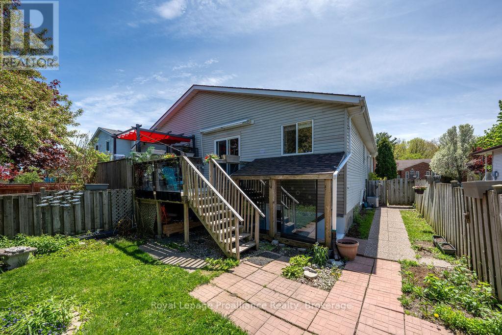 611 BARNSLEY CRESCENT - 42