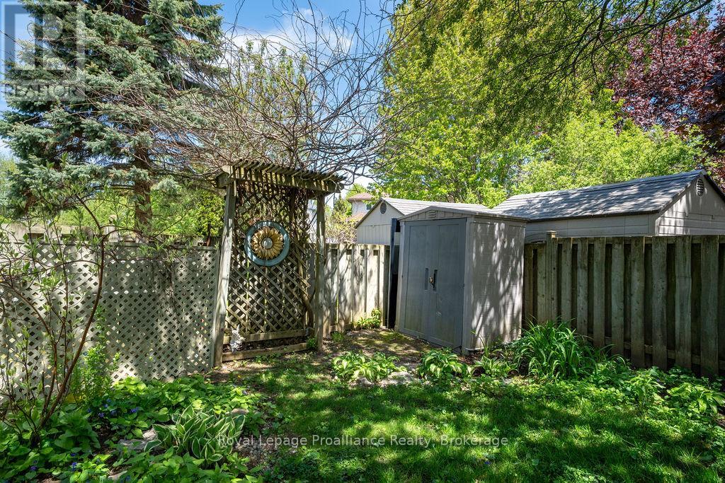 611 BARNSLEY CRESCENT - 44