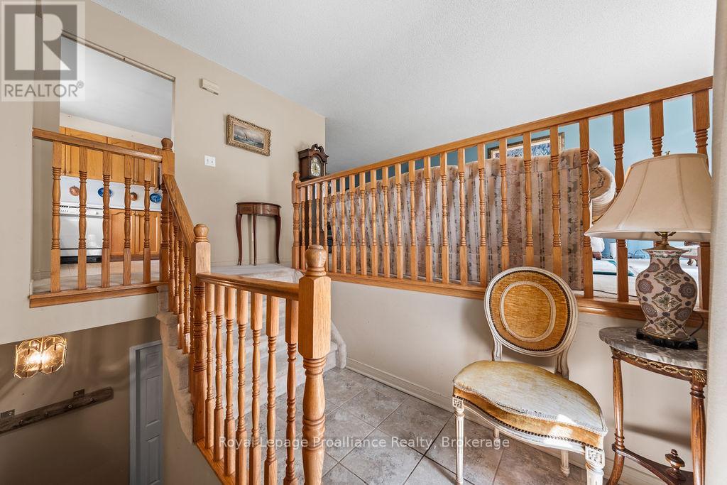 611 BARNSLEY CRESCENT - 8