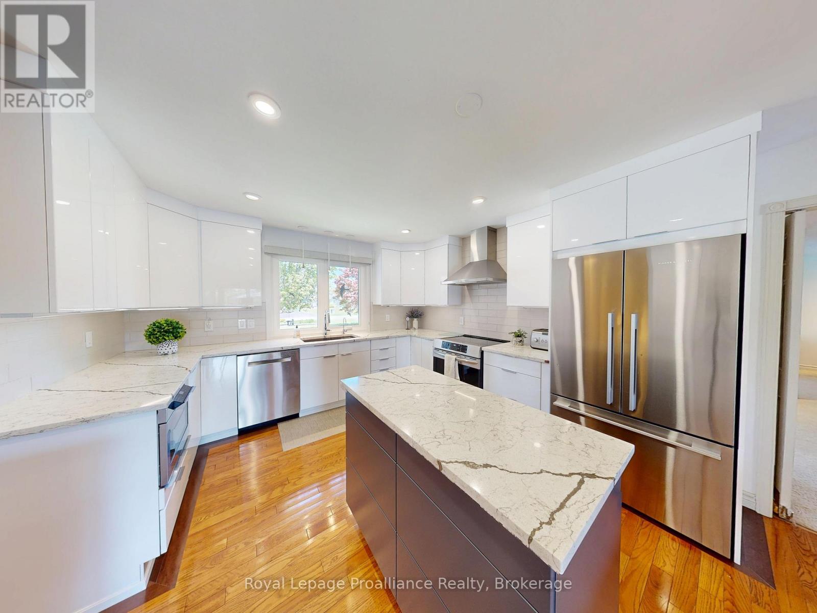 100 BAY BREEZE STREET - 17