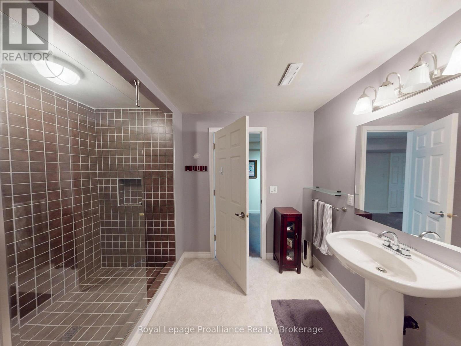 100 BAY BREEZE STREET - 32