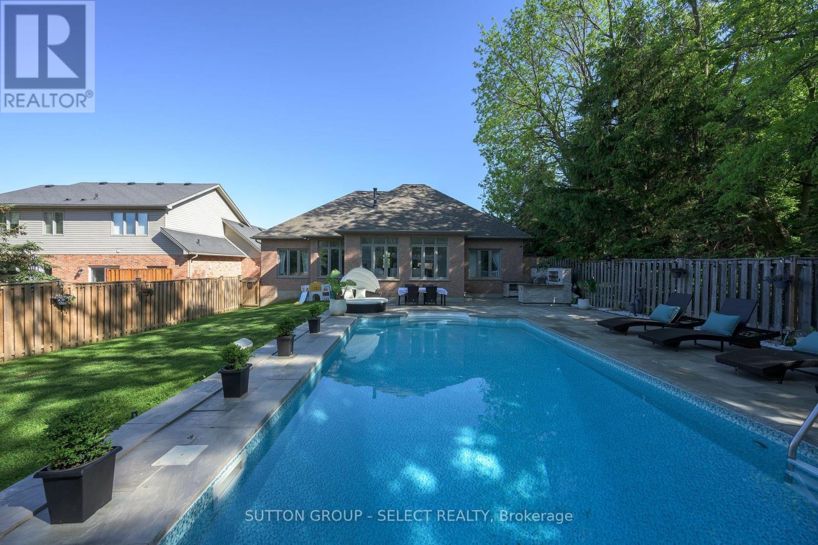 135 PLANE TREE DRIVE - 42
