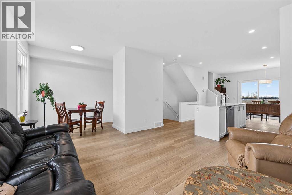 8562 19 Avenue SE - 15