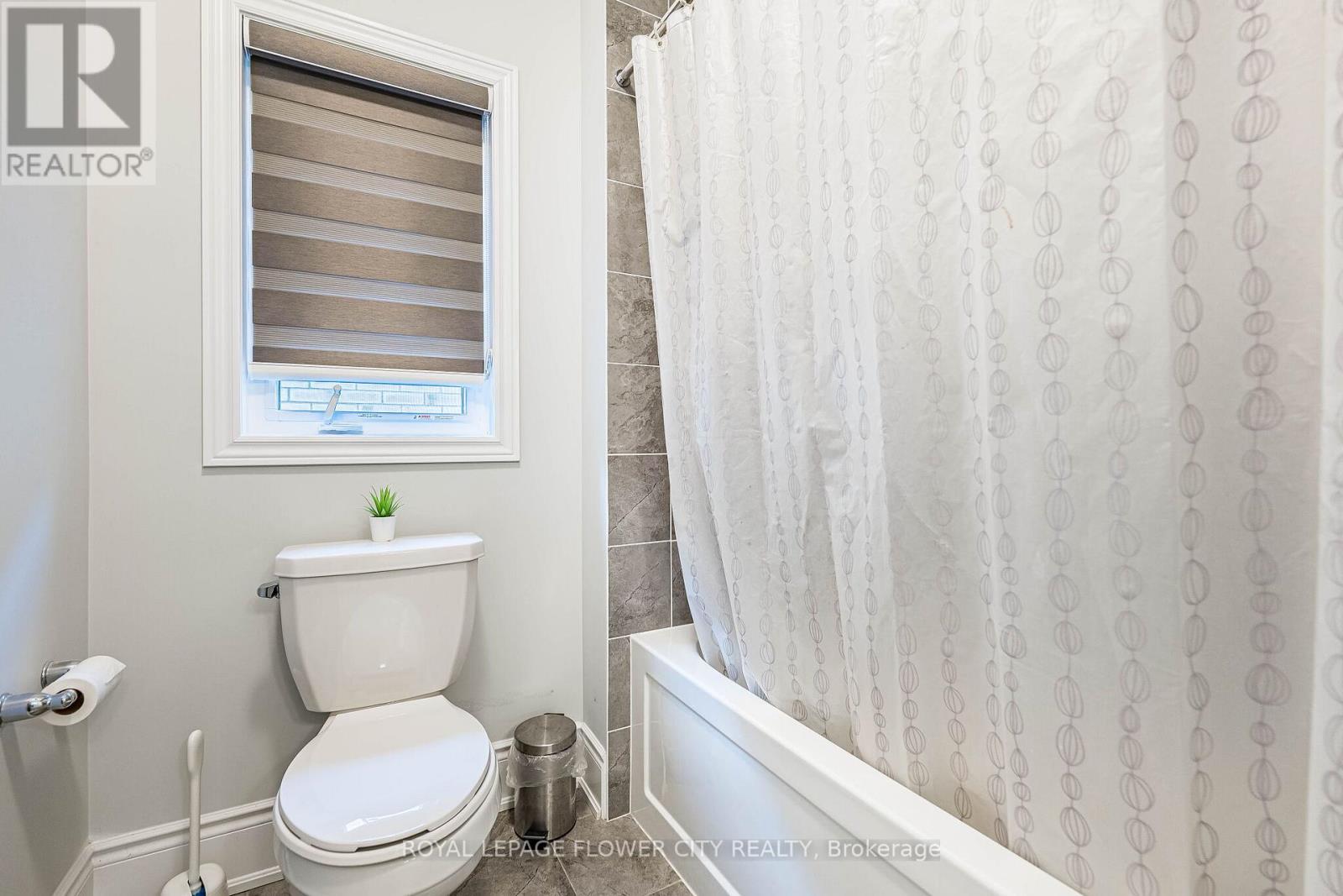 14 RICHARD OXTOBY ROAD - 32