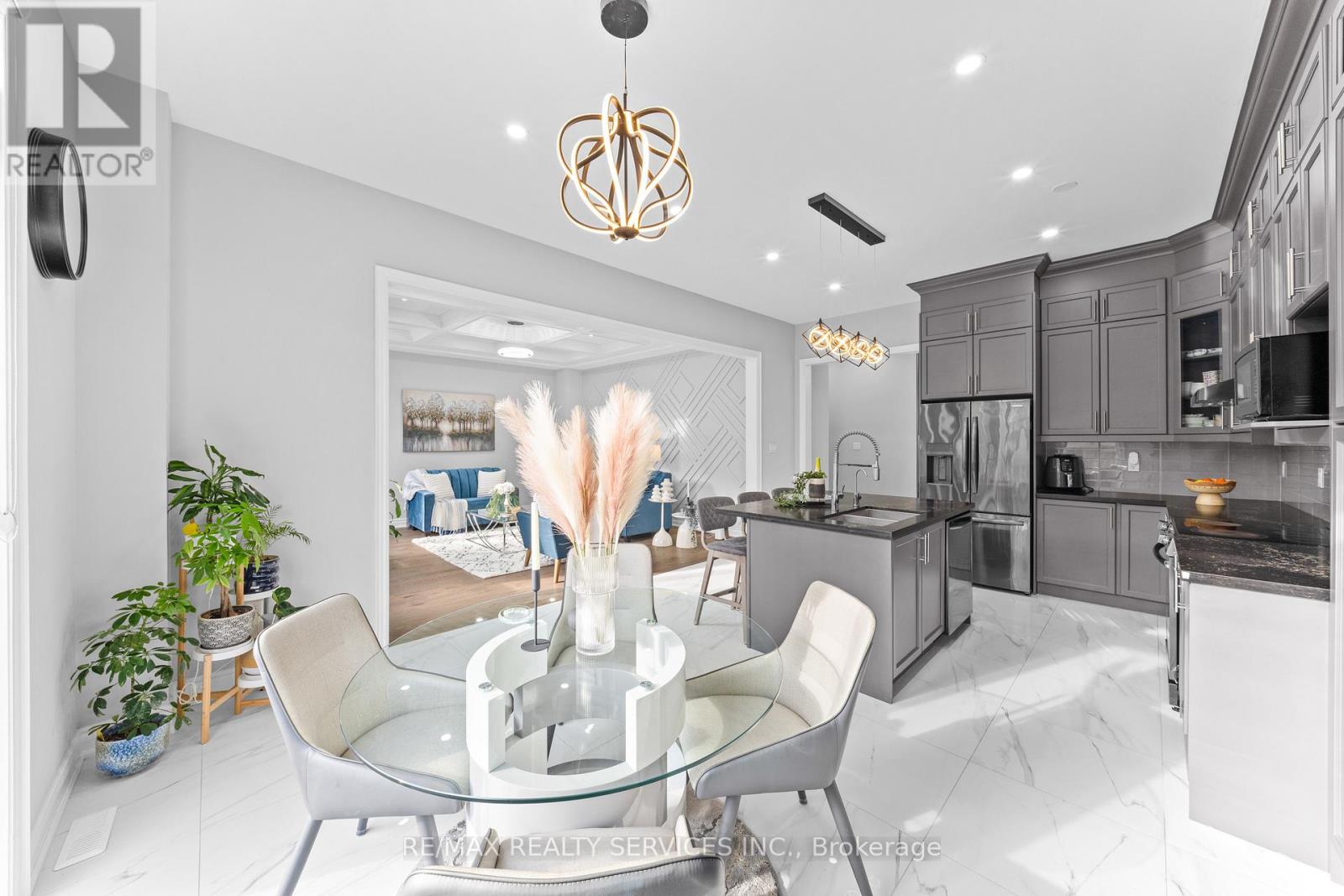 95 EASTMAN DRIVE - 17