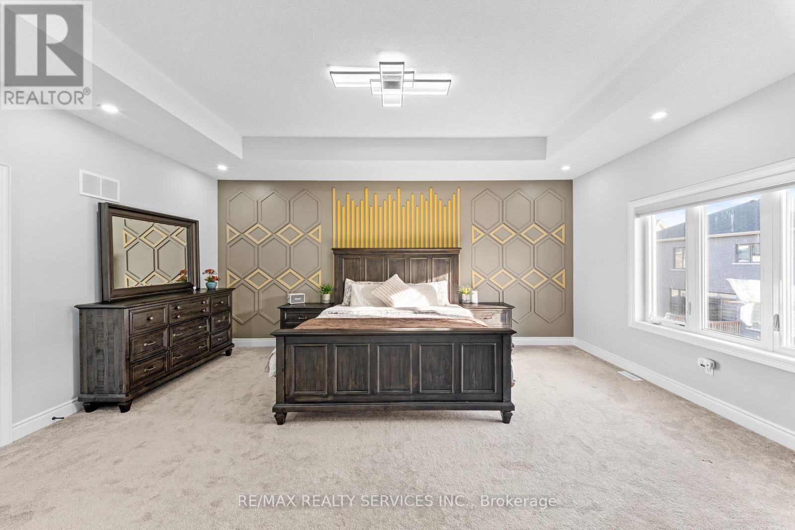 95 EASTMAN DRIVE - 29