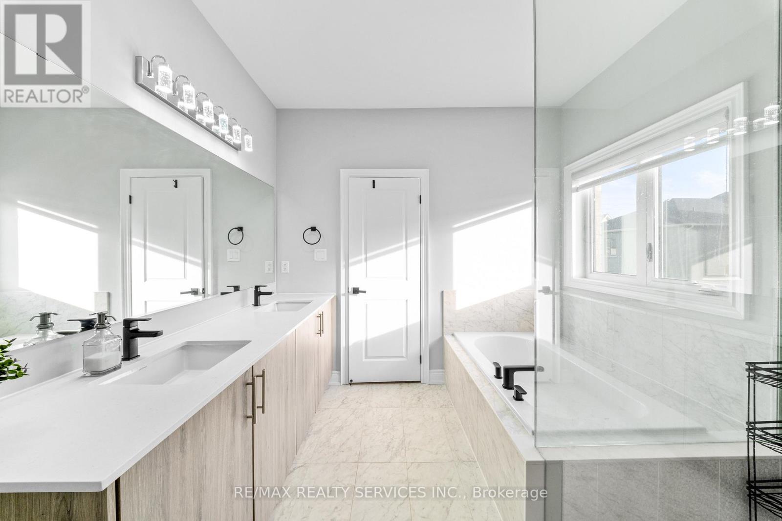 95 EASTMAN DRIVE - 32