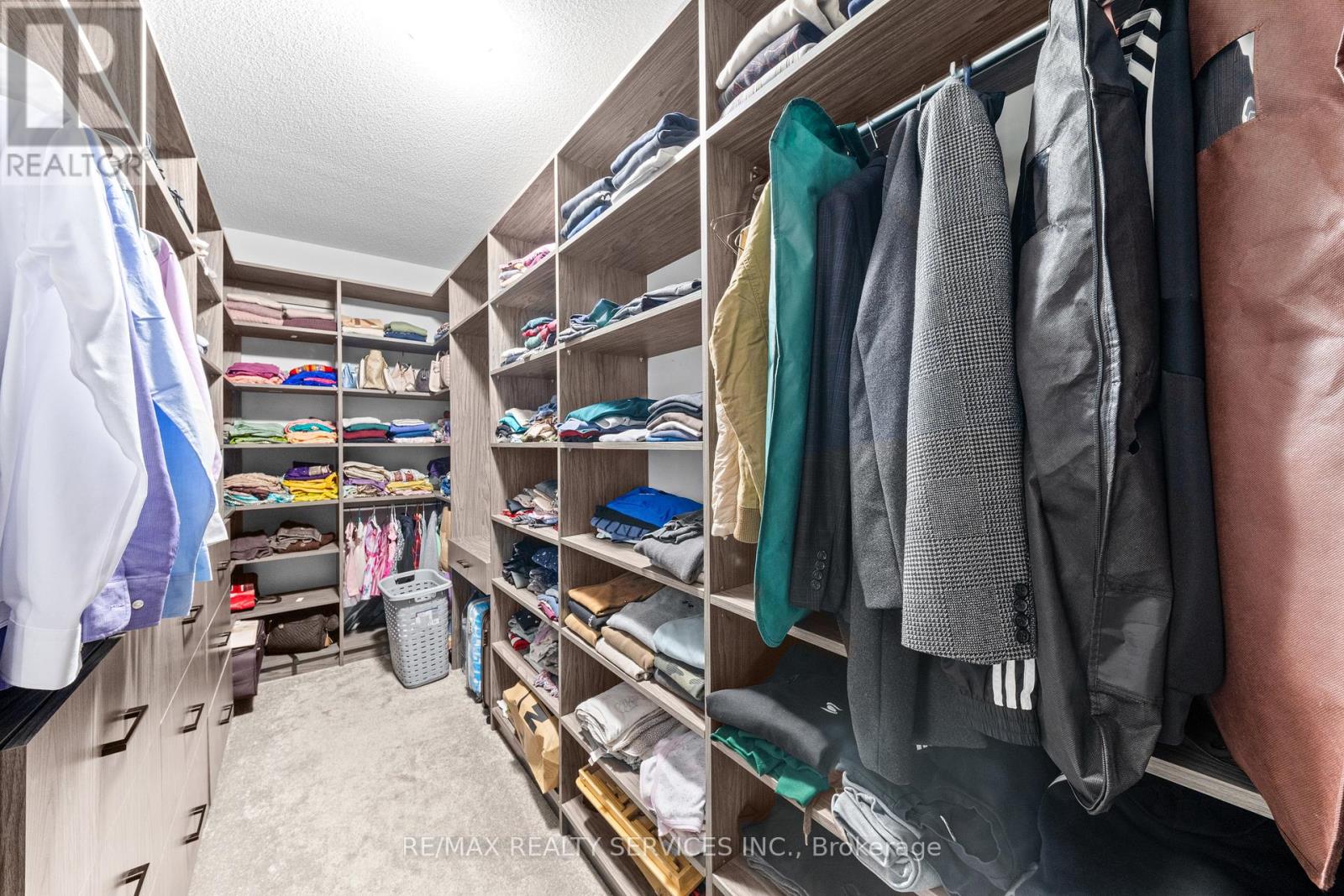 95 EASTMAN DRIVE - 33