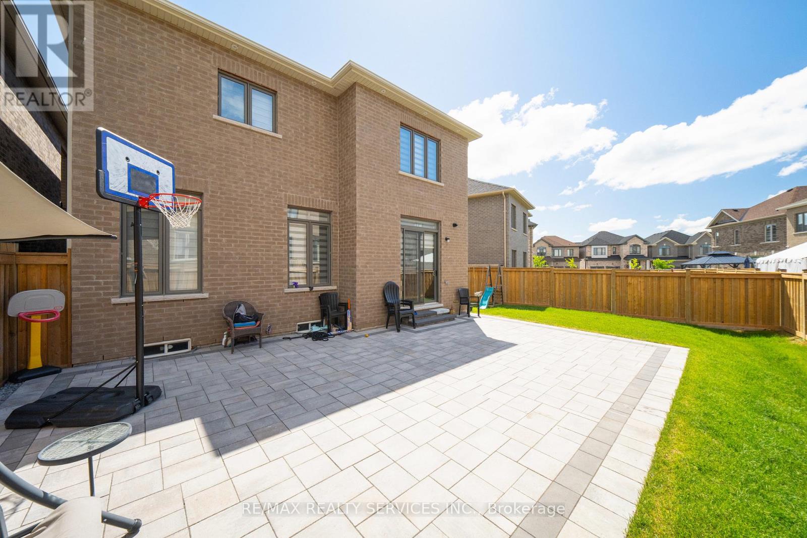 95 EASTMAN DRIVE - 44