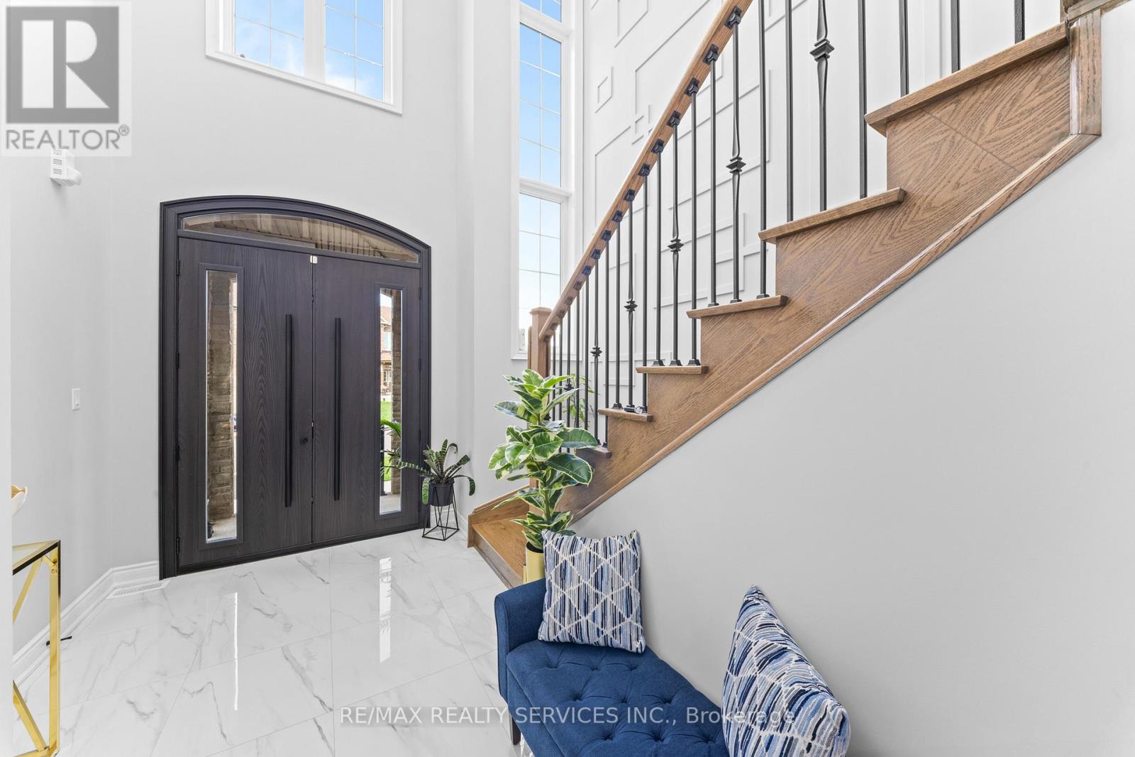 95 EASTMAN DRIVE - 6