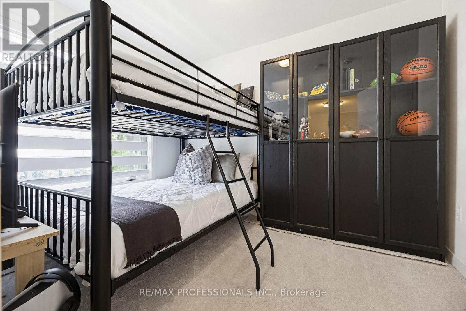 #15 3415 RIDGEWAY DRIVE - 27