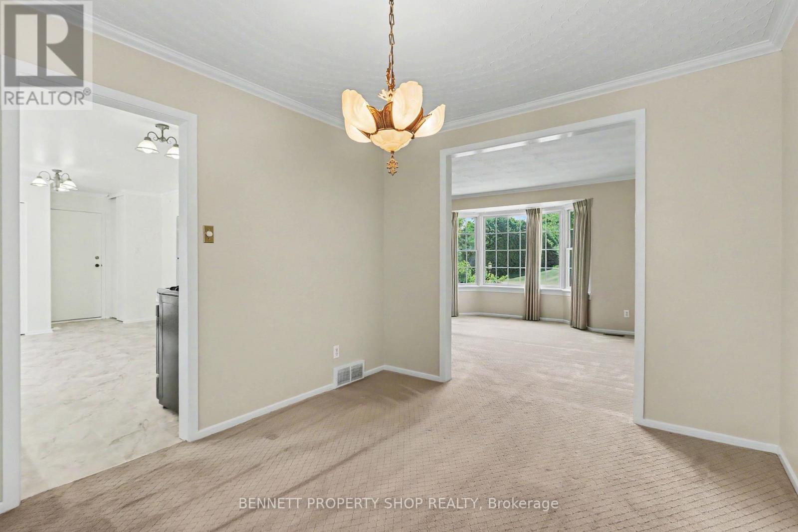 5449 RIVERSIDE CRESCENT - 6