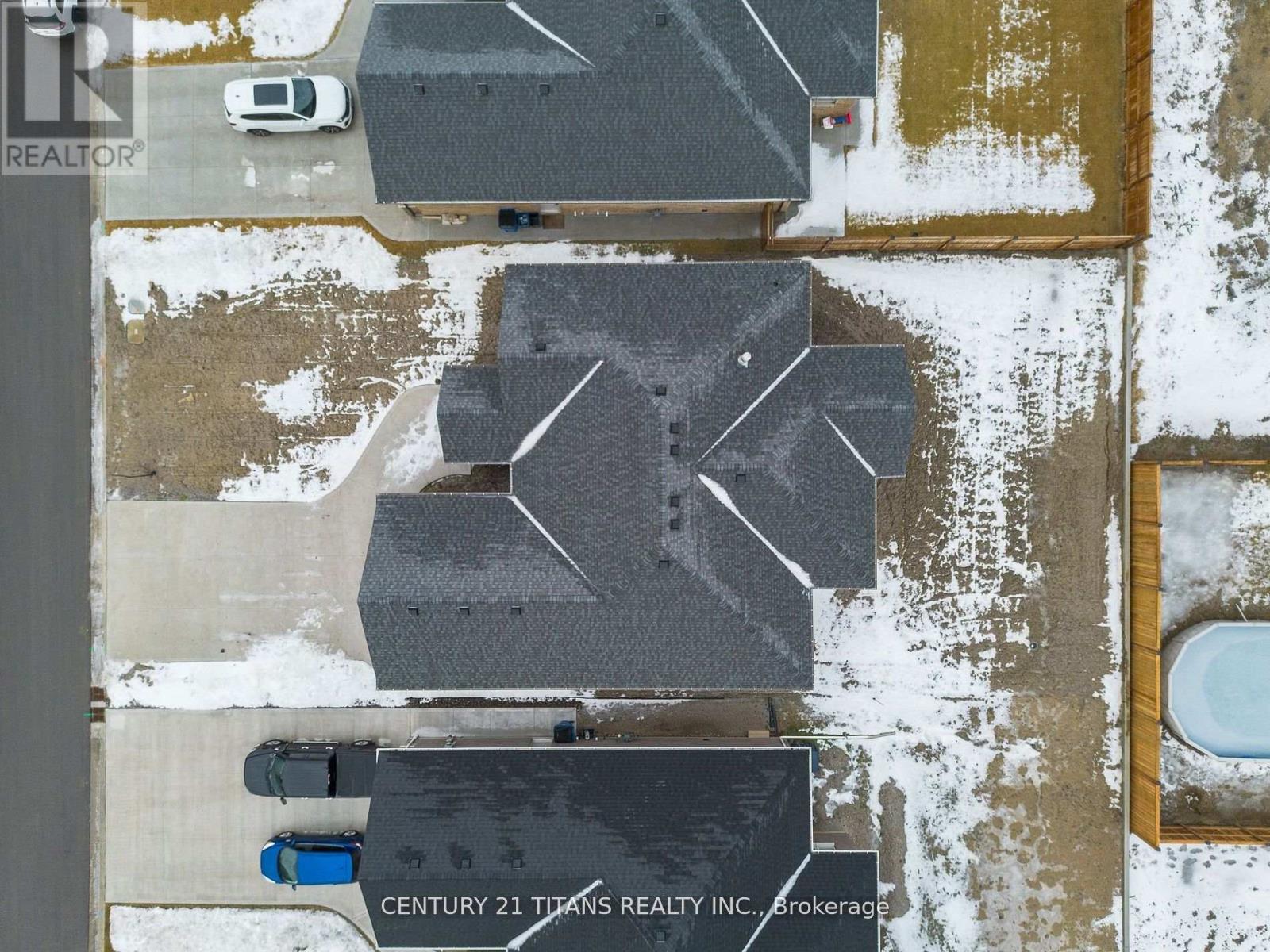 19 TRACY DRIVE - 36