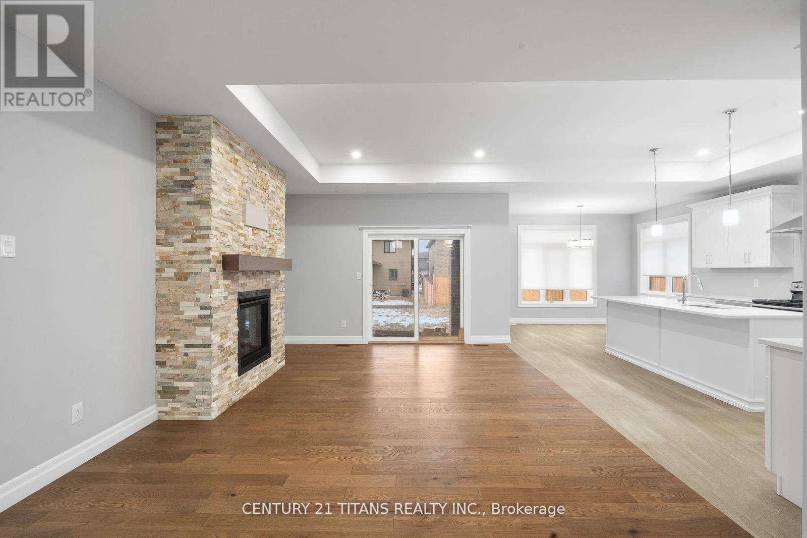 19 TRACY DRIVE - 8