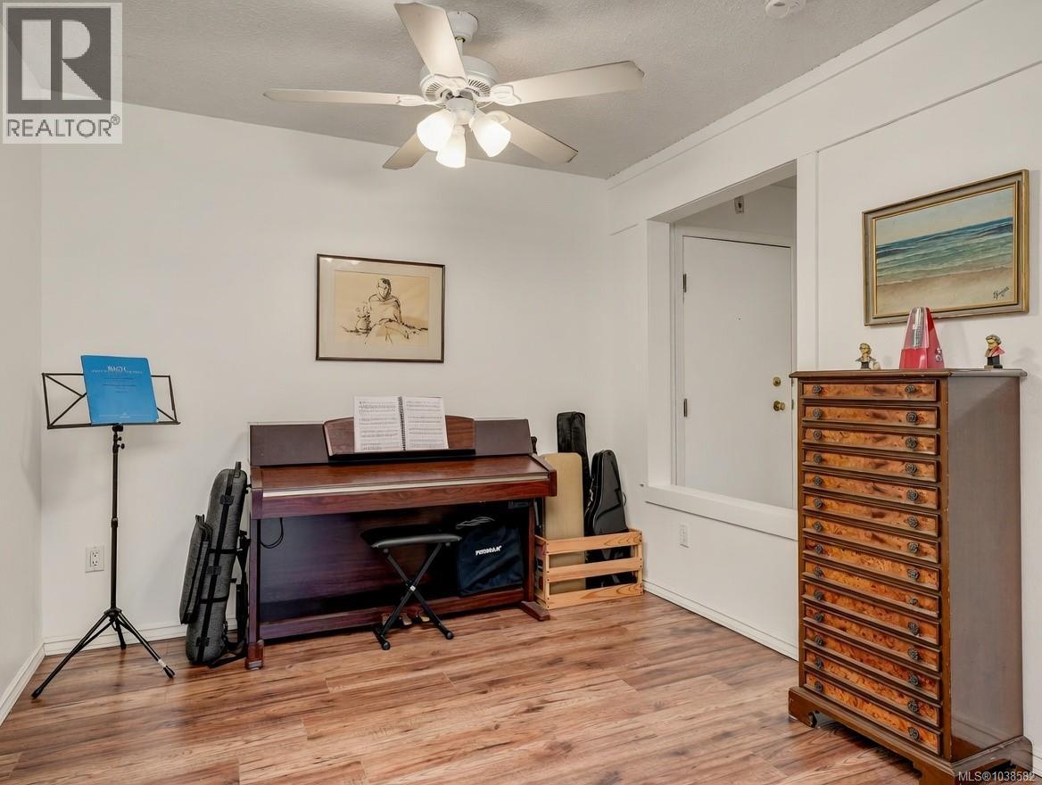 #302 1005 McKenzie Ave - 10