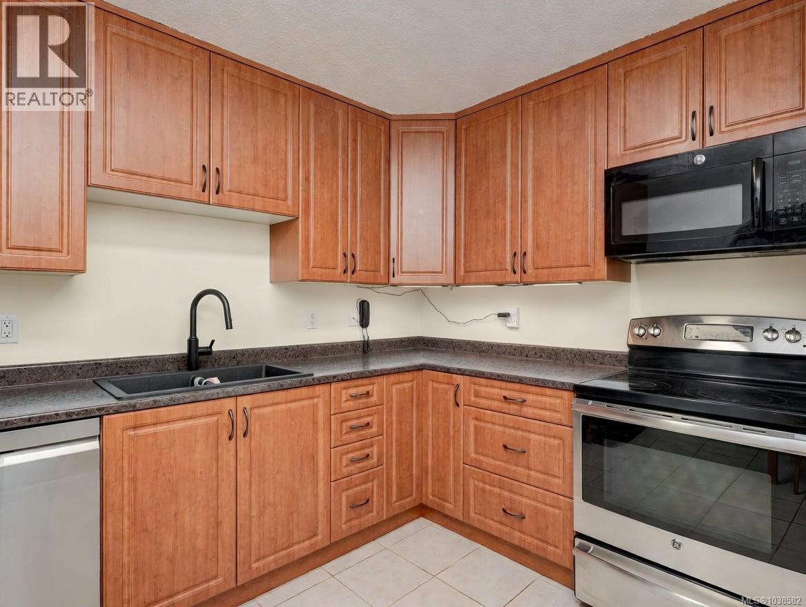 #302 1005 McKenzie Ave - 11