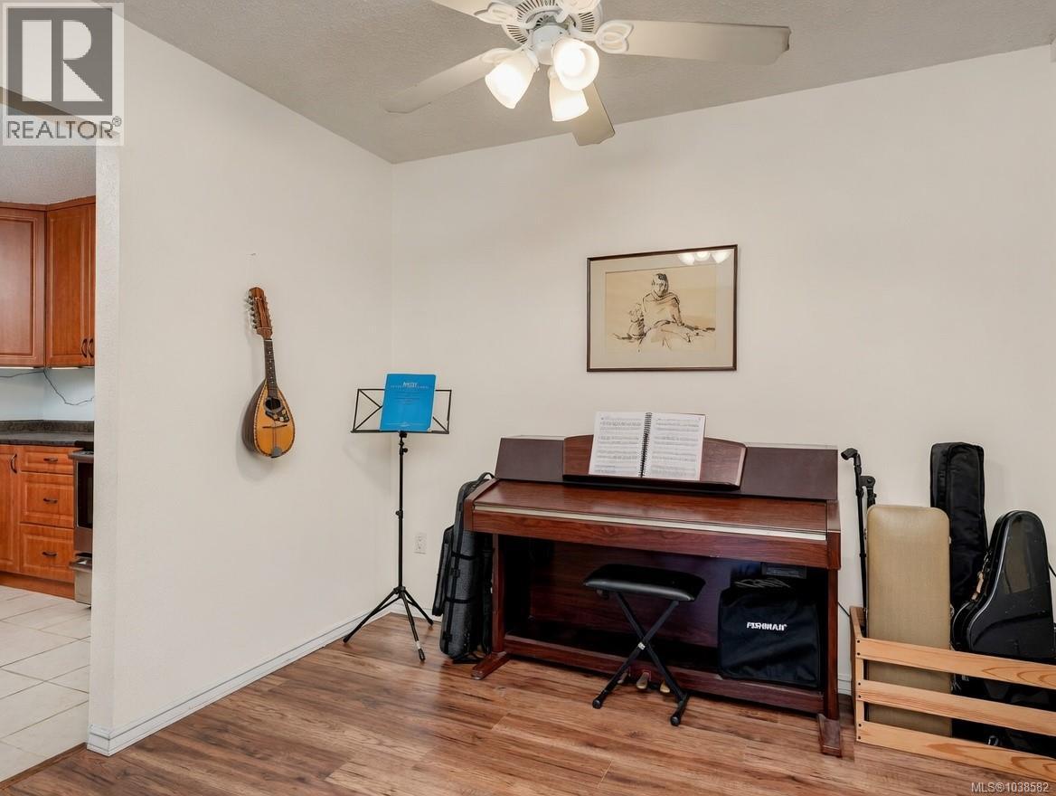 #302 1005 McKenzie Ave - 13